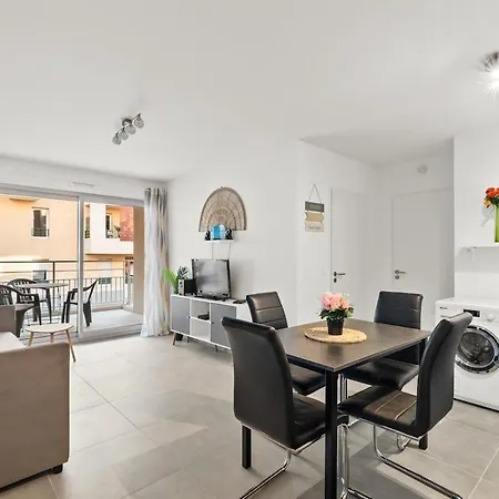Апартаменти Juan Les Pins Center 2p Parking Terrasse Антіб