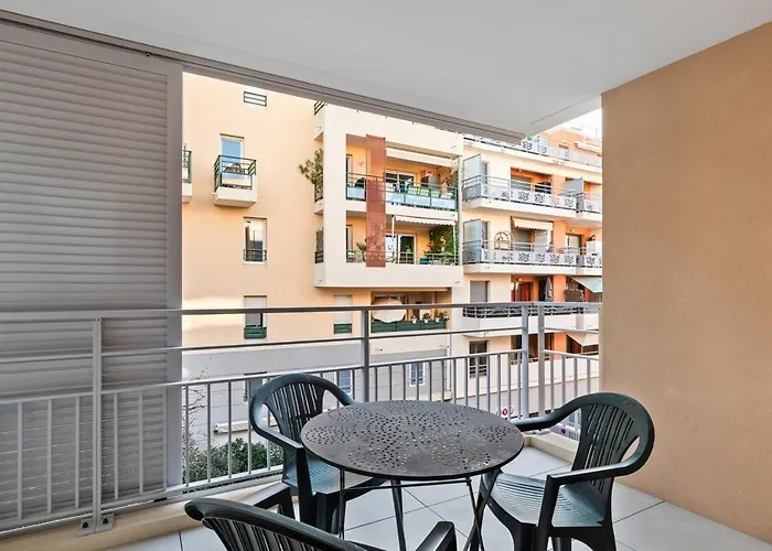Juan Les Pins Center 2p Parking Terrasse Apartment Antibes