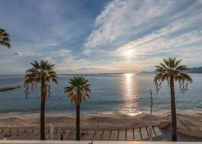 Juan Les Pins Center 2p Parking Terrasse Apartment Antibes