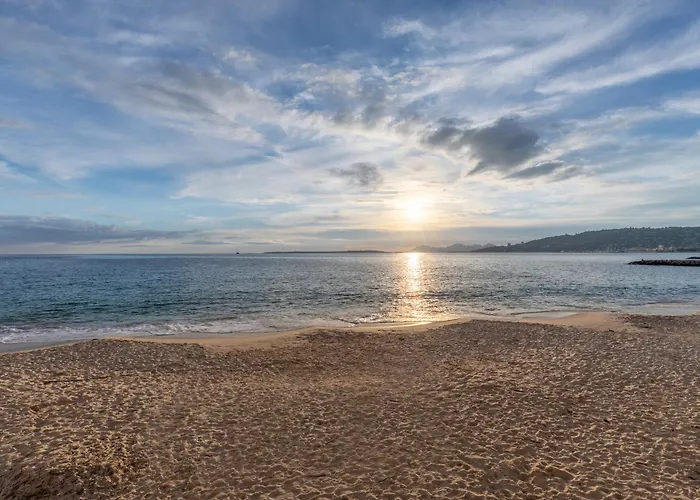 Juan Les Pins Center 2p Parking Terrasse * Antibes